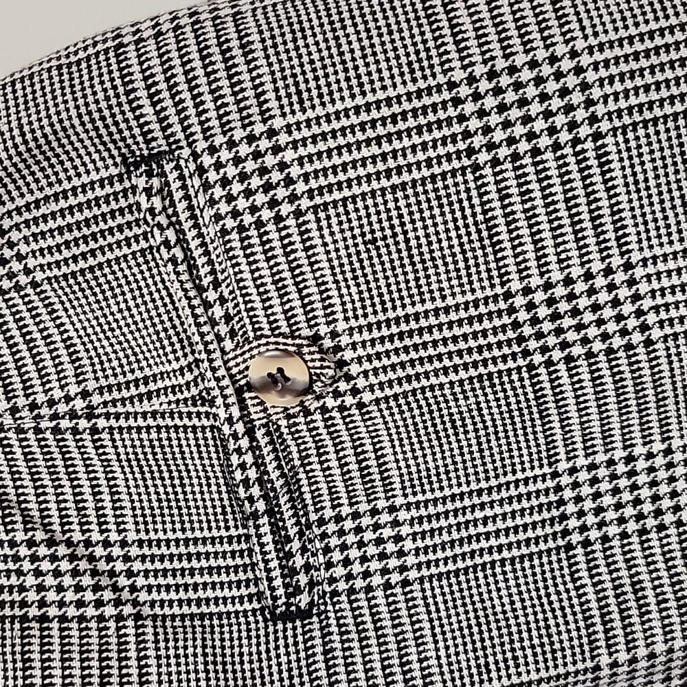 Vintage | Bill Blass | Plaid High Rise Belted Bermuda Shorts - Picture 7 of 15